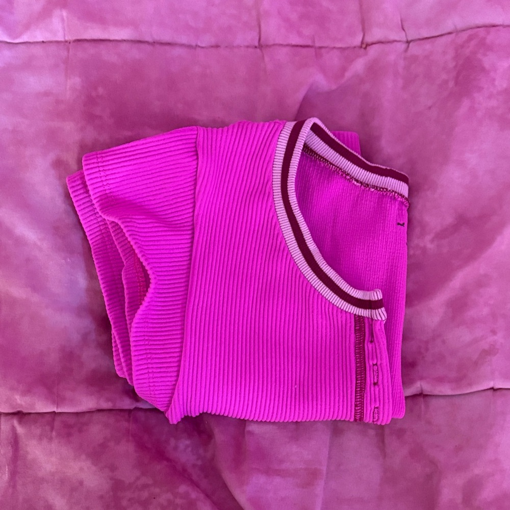 Pink Ribbed Crop Top - Picture 3 of 3